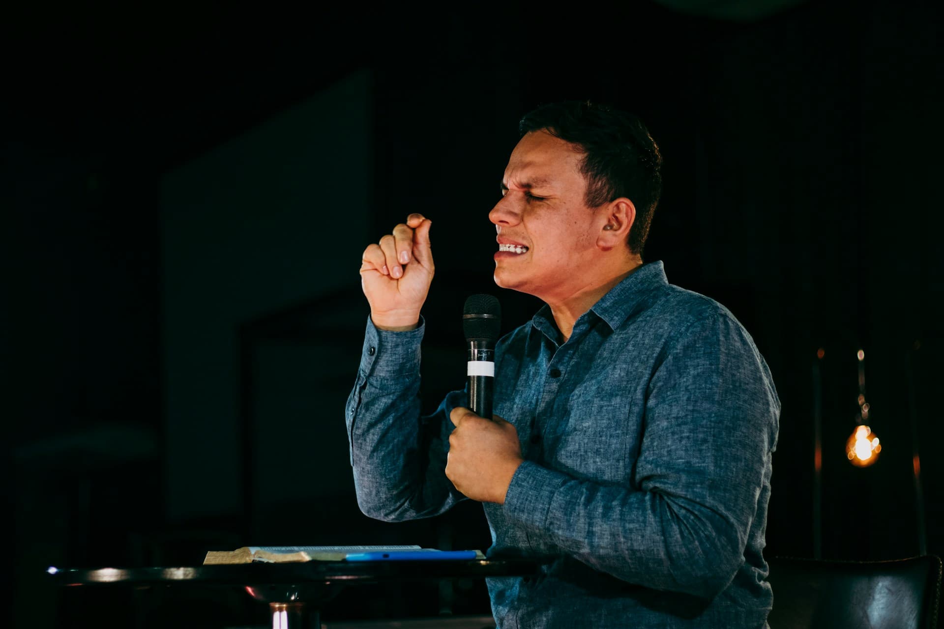 Speak naturally